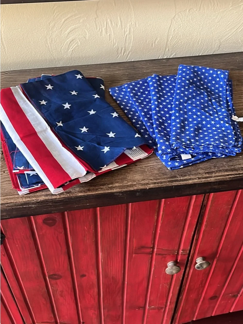 Source Unknown Red White Blue American Flag Table linens & Napkins/decor